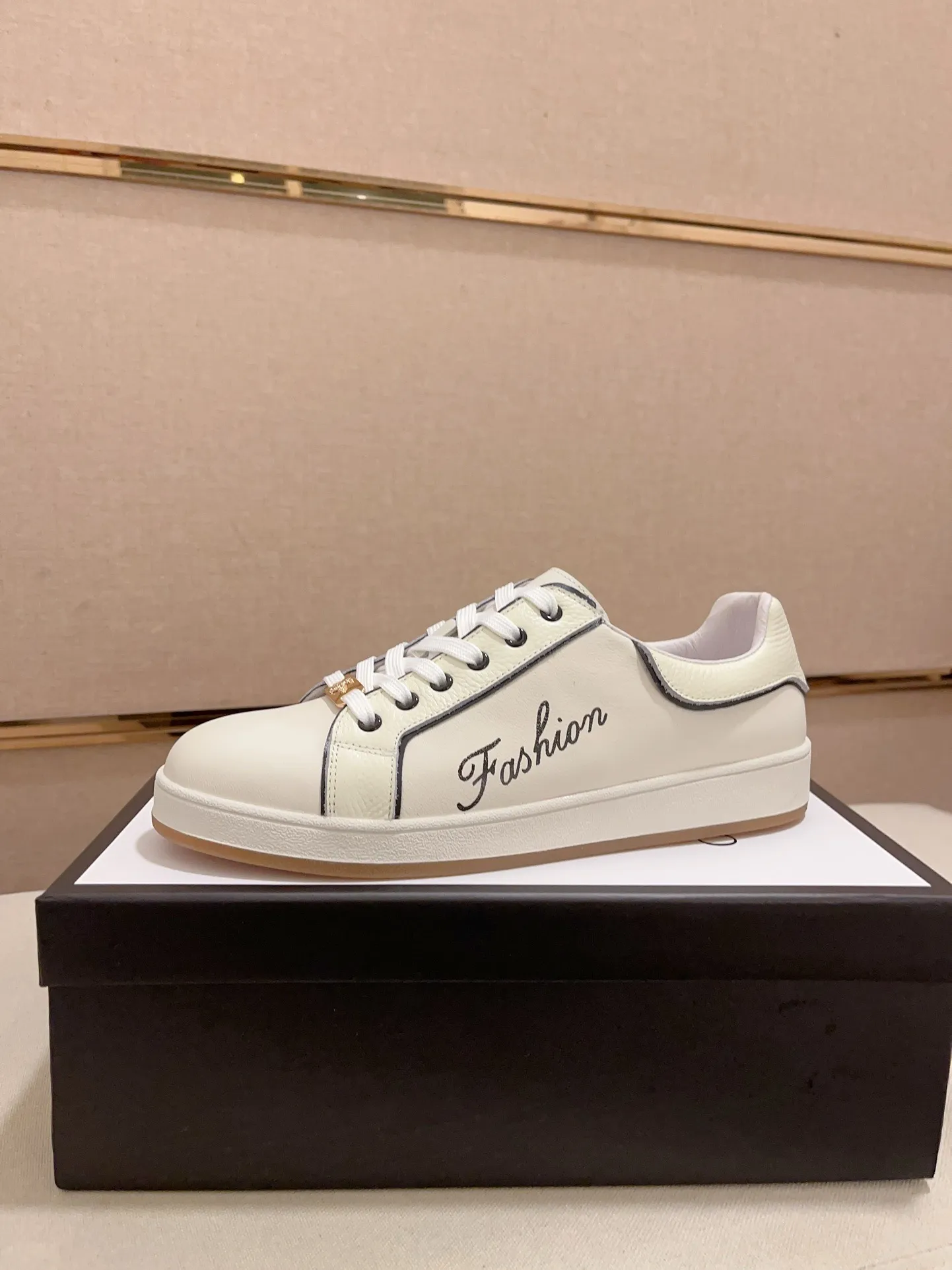 Men's shoes💰 440💰🇮🇹🇮🇹GUCCI(Gucci)🔍🔍new style Available simultaneously at counters, upper 🇮🇹 Italian imported cowhide, fully imported genuine leather lining 💪💪, completely 1⃣️ to 1⃣️ replica 🇮🇹💪💪, ⚠ sole : The original sole is specially provided by the original factory. The exclusive movable molded sole is super comfortable. ⚠Original factory goods, 🔍🔍high quality, you can enter and leave the counter at will, welcome to compare⚠. Code number:38-44